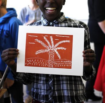 Atelier linogravure au collège Berthelot à Bègles en mai 2016 animé par Spig (Stéphane Gétas). Réalisation d'un carnet de voyage sur le Maroc en linogravure